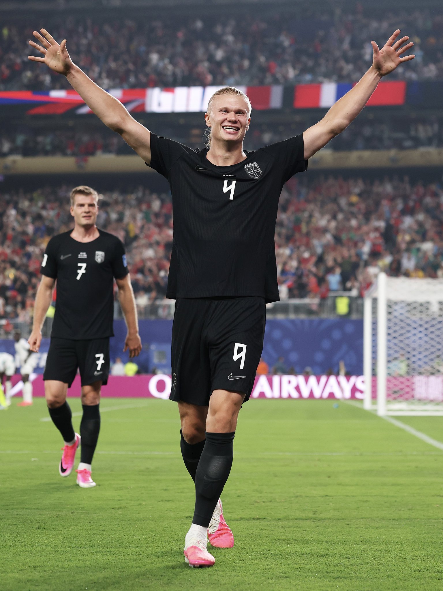Norway win five-goal thriller against Senegal to make last 32
