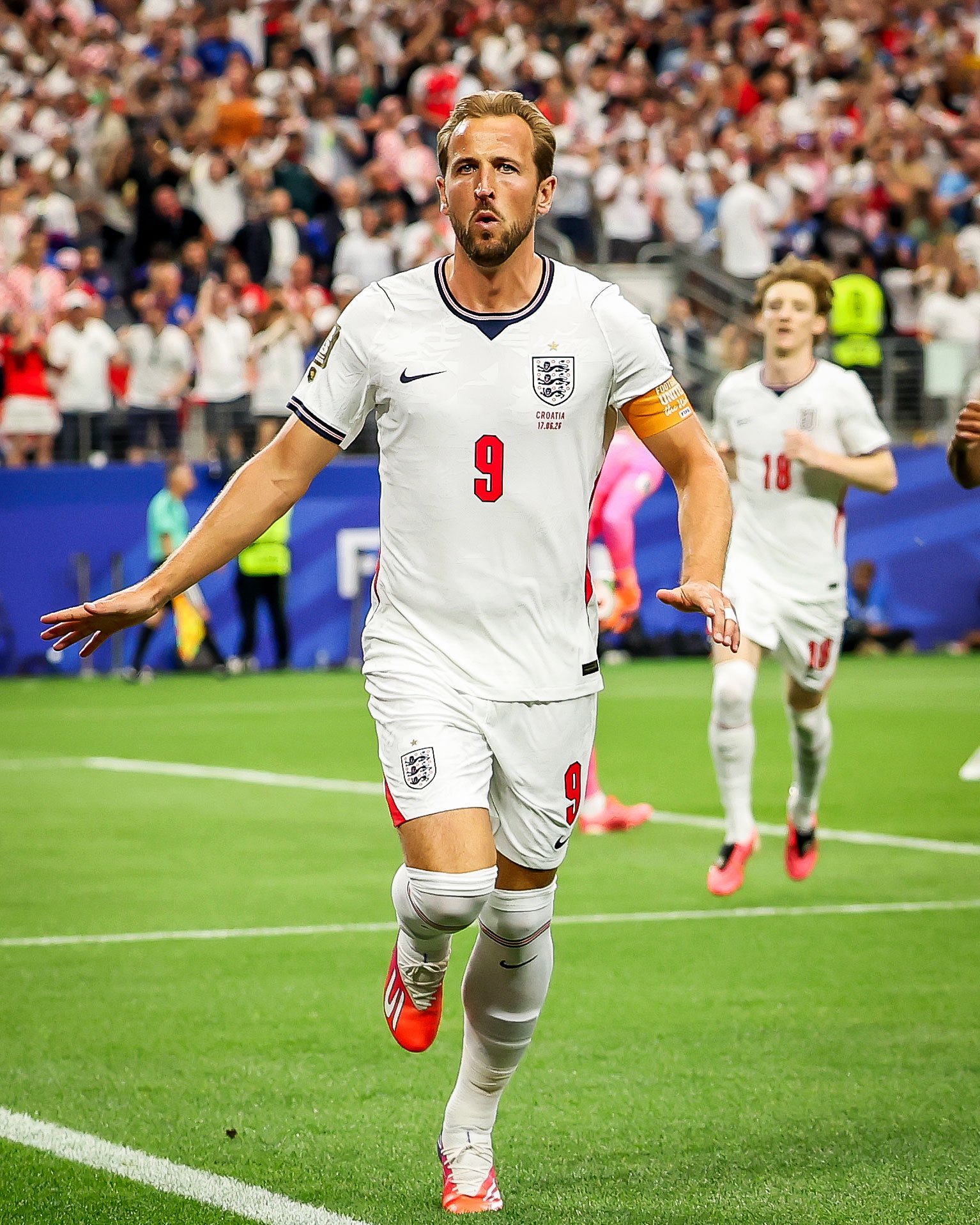 Kane gets a double as England go into round 16
